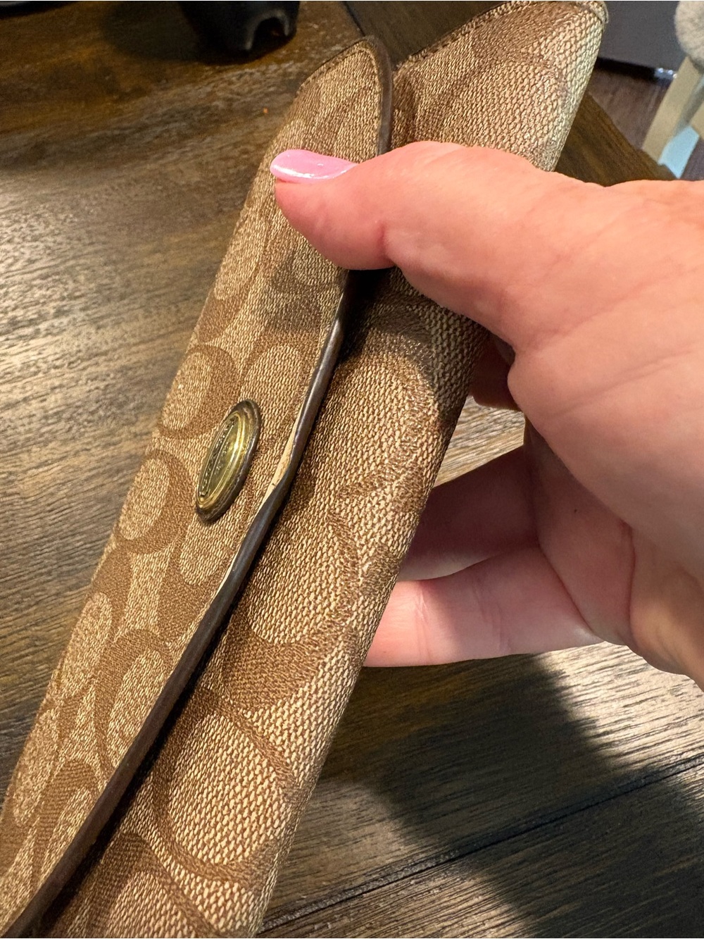 COACH Tan Signature Canvas Continental Wallet with Gold-Tone Emblem - Picture 3 of 7